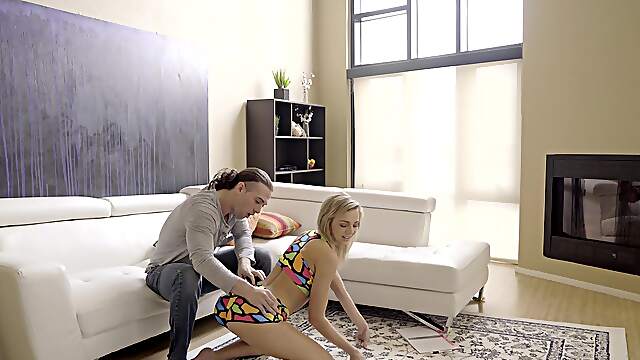 Cam sex for a thin blonde while she moans and tries to play slutty