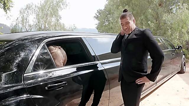 Limo drives roughly fucks rich blonde and comes on her pussy