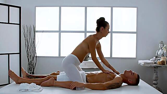 Lubed female turns whole massage scene into superb fuck fest