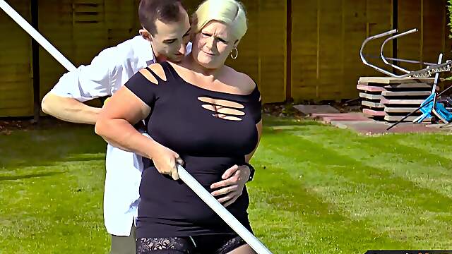 Young lad licks the fat woman's mature cunt ahead of putting dick inside it