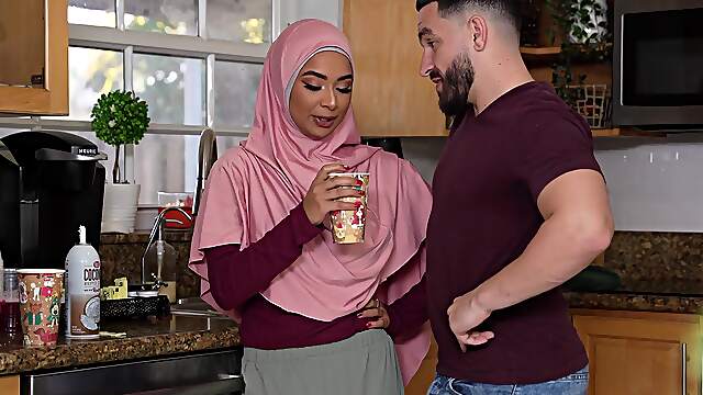 Arab wife takes heavy inches in her caramel pussy until the last drops