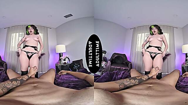 Hot couple Oliver Davis and Kitty Cam in lingerie action