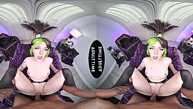 Hot couple Oliver Davis and Kitty Cam in lingerie action