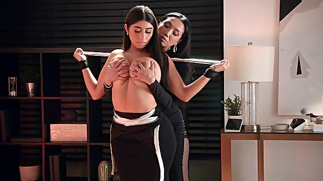 Brunette latina peaches Violet Myers gets her asshole rubbed and rimmed.