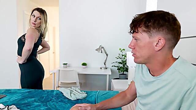 Dirty MILFs Rion & Syd in raw anal action: doggystyle to missionary