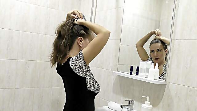 Mature Bea with huge naturals and bush pleasures herself in a steamy bath