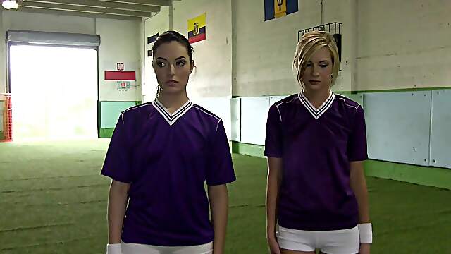 Dirty girls Nikki & Chloe get kinky at the gym