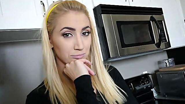 Blond bombshell Sierra gets raunchy with dirty dog Tony