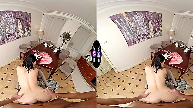 Teen Roxy's curvy booty bounces in doggy
