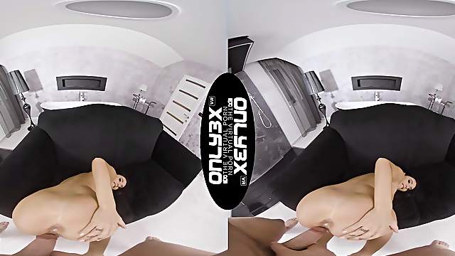 VR cam action suits this busty babe with the right inches